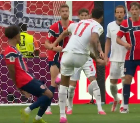 Jude Bellingham dopo il gol contro la Norvegia