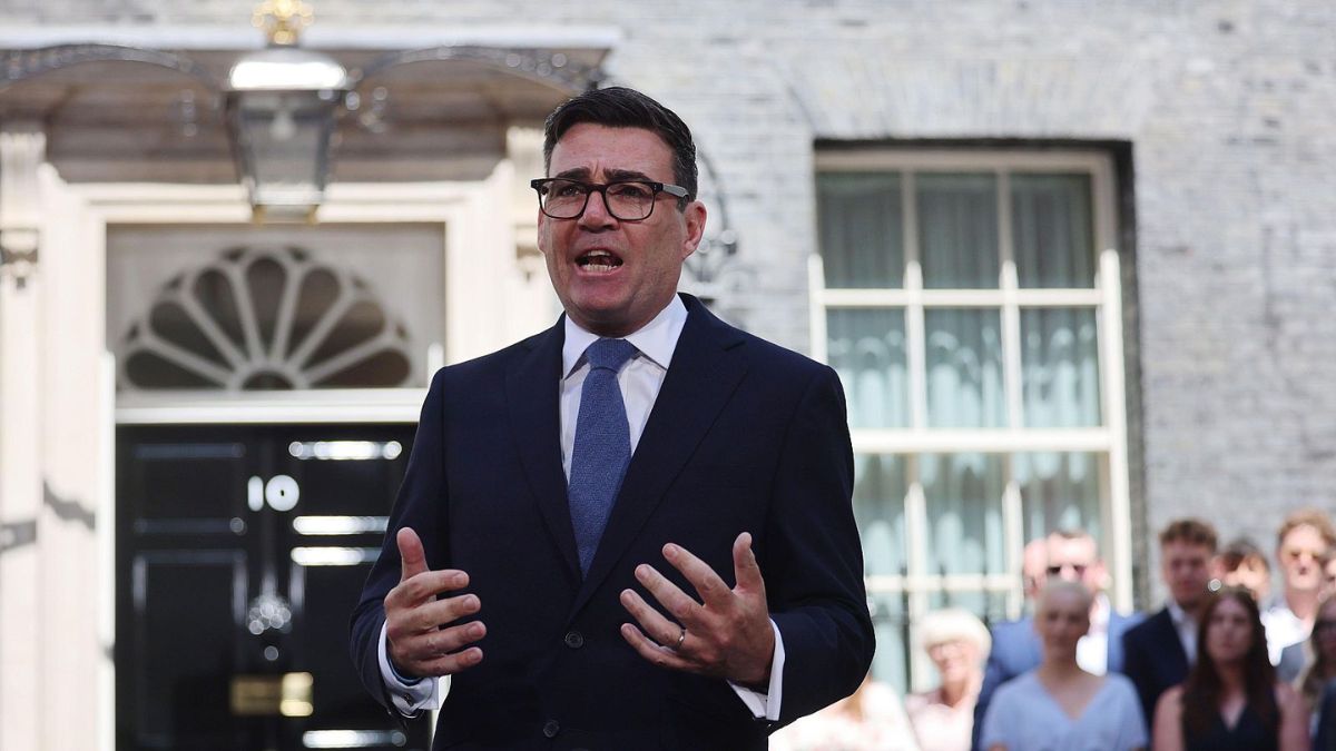 Regno Unito, Andy Burnham è il nuovo premier: “Ora restituiamo stabilità al Paese”