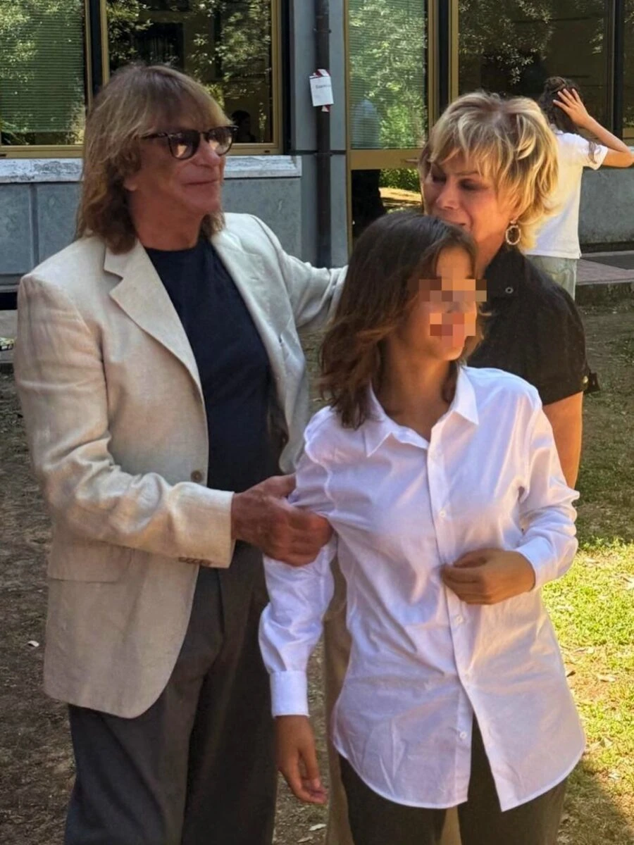 Maria, figlia di Carmen Russo ed Enzo Paolo Turchi, festeggia il massimo dei voti all’esame