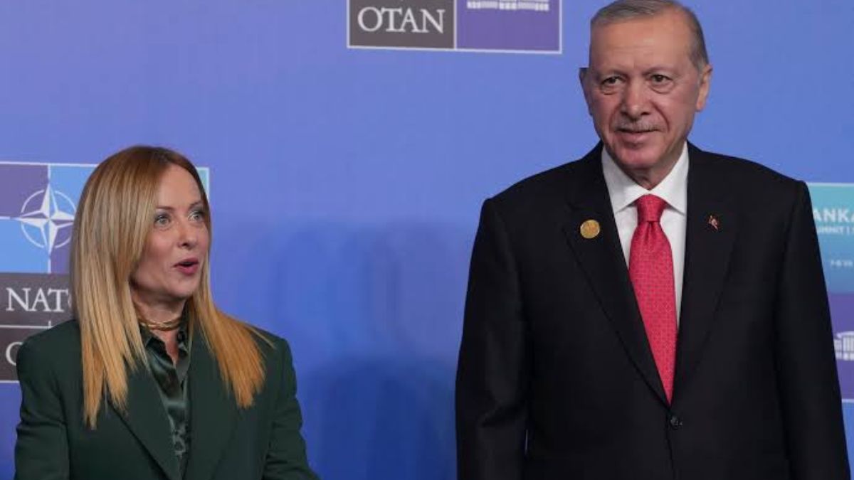 erdogan regala una pistola a giorgia meloni cosa ci far224 la premier da Thesocialpost.it erdogan regala una pistola a giorgia meloni cosa ci far224 la premier