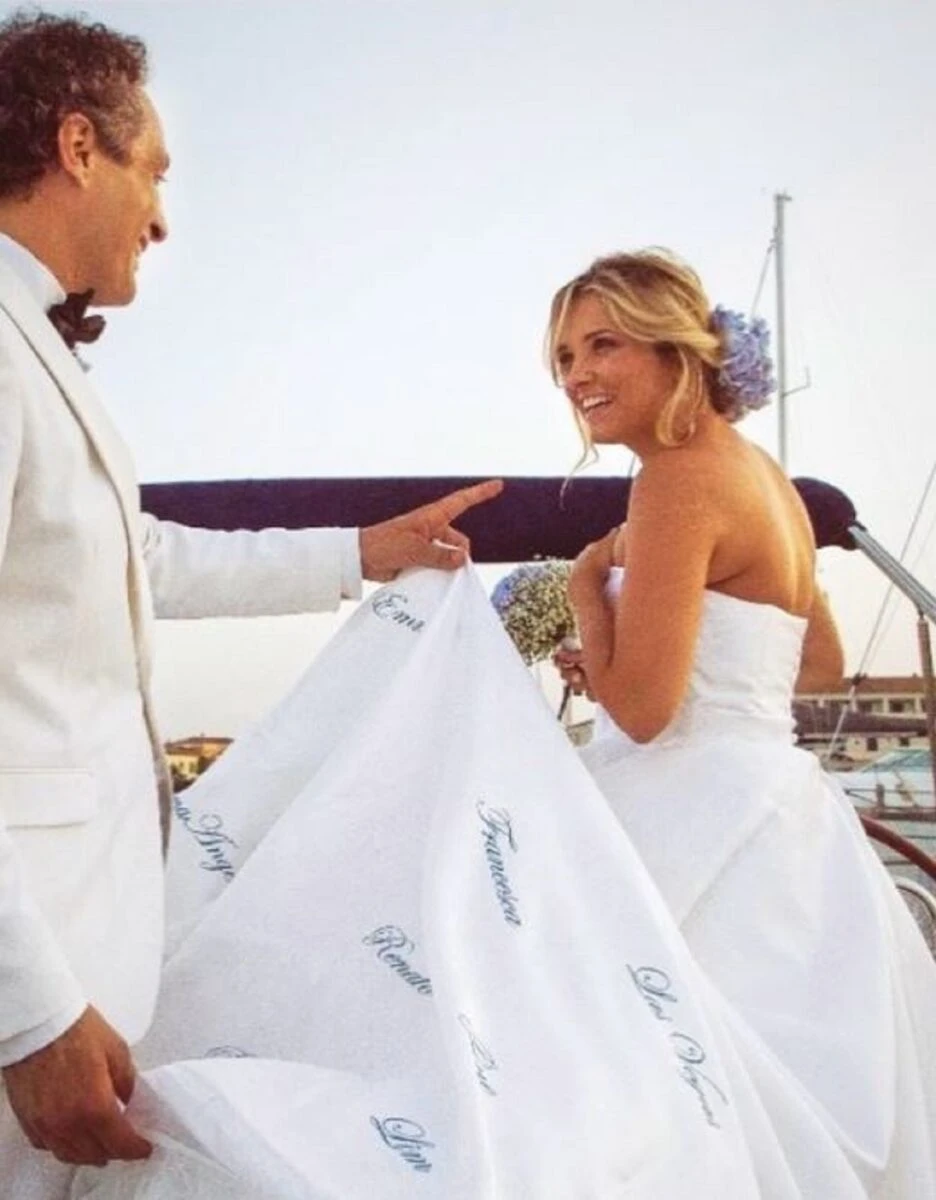 Claudio Santamaria e Francesca Barra in un'immagine del loro matrimonio