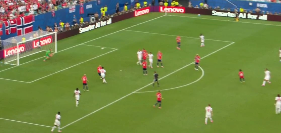 L'azione del contestato gol di Jude Bellingham