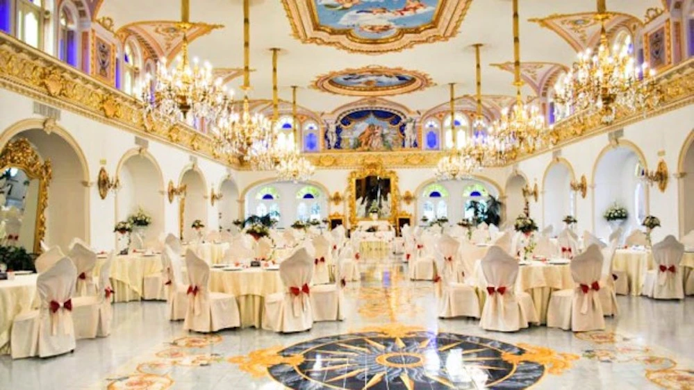 Sala del Grand Hotel La Sonrisa, noto come Castello delle Cerimonie