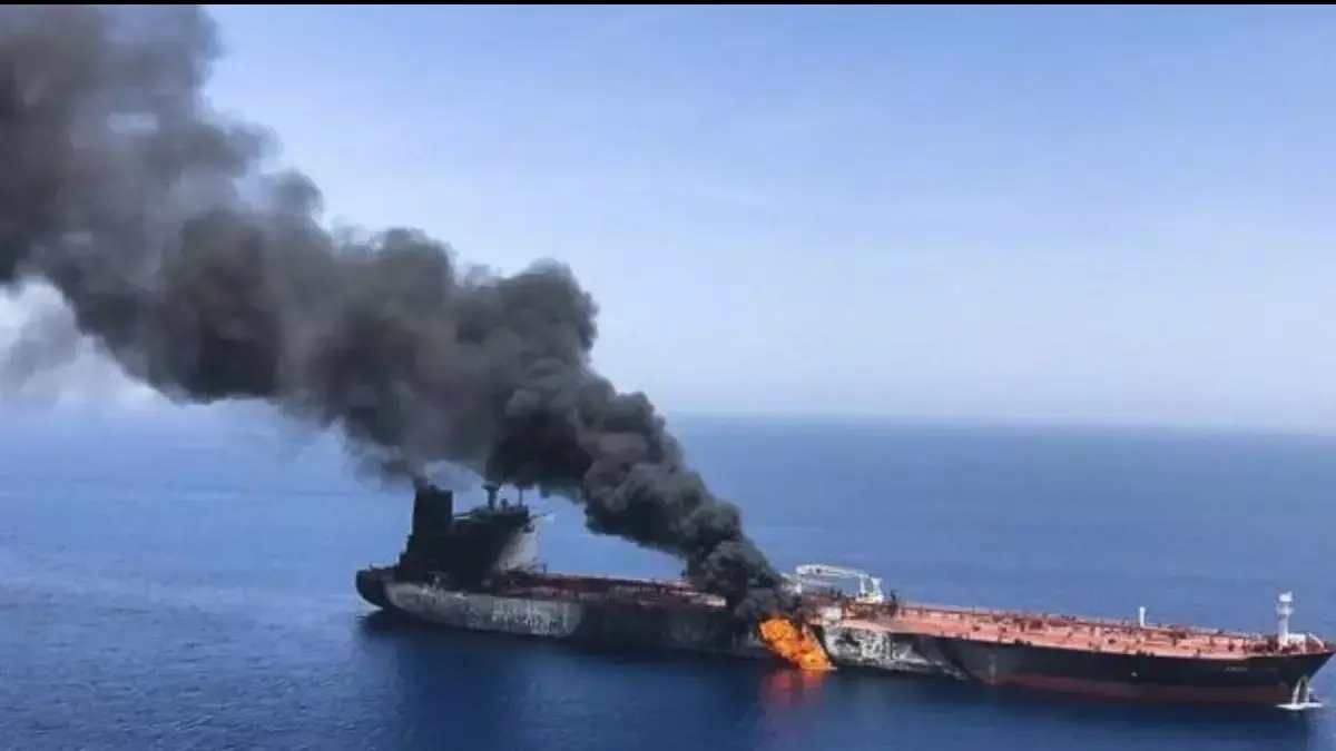 guerra iran quarta notte di raid usa su hormuz teheran chiude lo stretto trump minaccia nuovi attacchi da Thesocialpost.it guerra iran quarta notte di raid usa su hormuz teheran chiude lo stretto trump minaccia nuovi attacchi