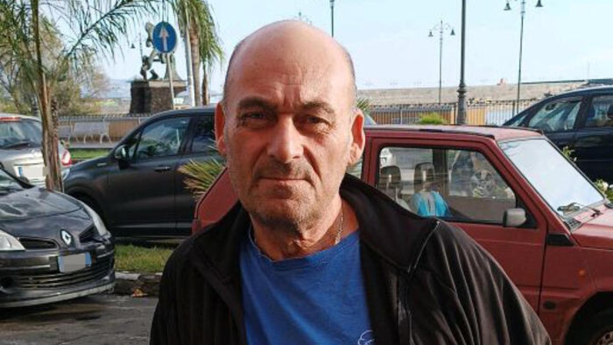 Insegue il fratello e lo massacra a colpi di mannaia: orrore in Italia. Morte atroce