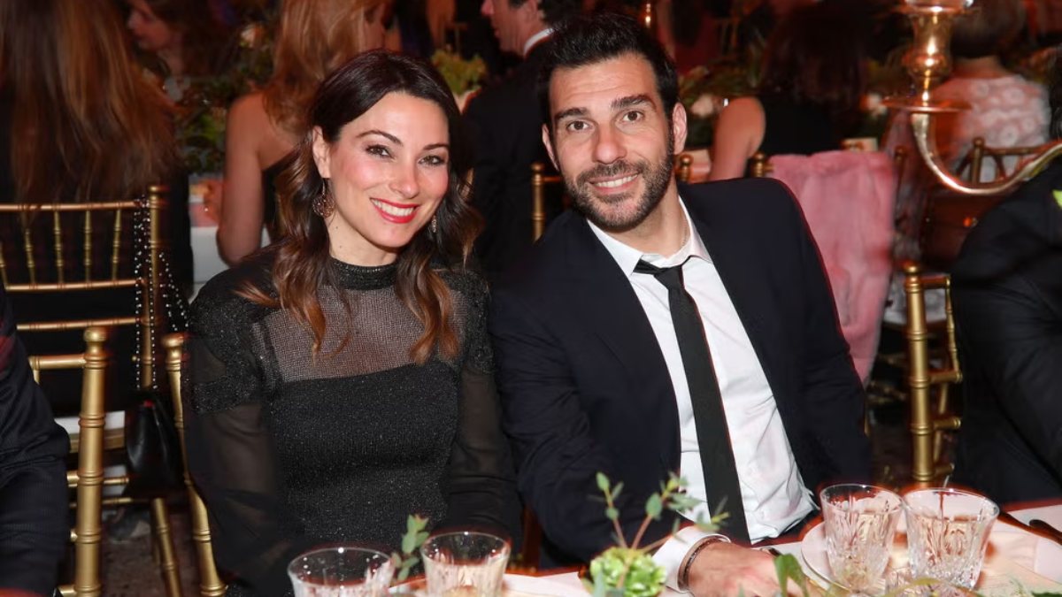 “È finita dopo vent’anni”. Spettacolo italiano sotto shock, la famosissima coppia annuncia la fine del matrimonio