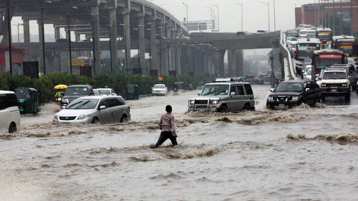 Bangladesh travolto dal monsone: inondazioni e frane provocano decine di vittime