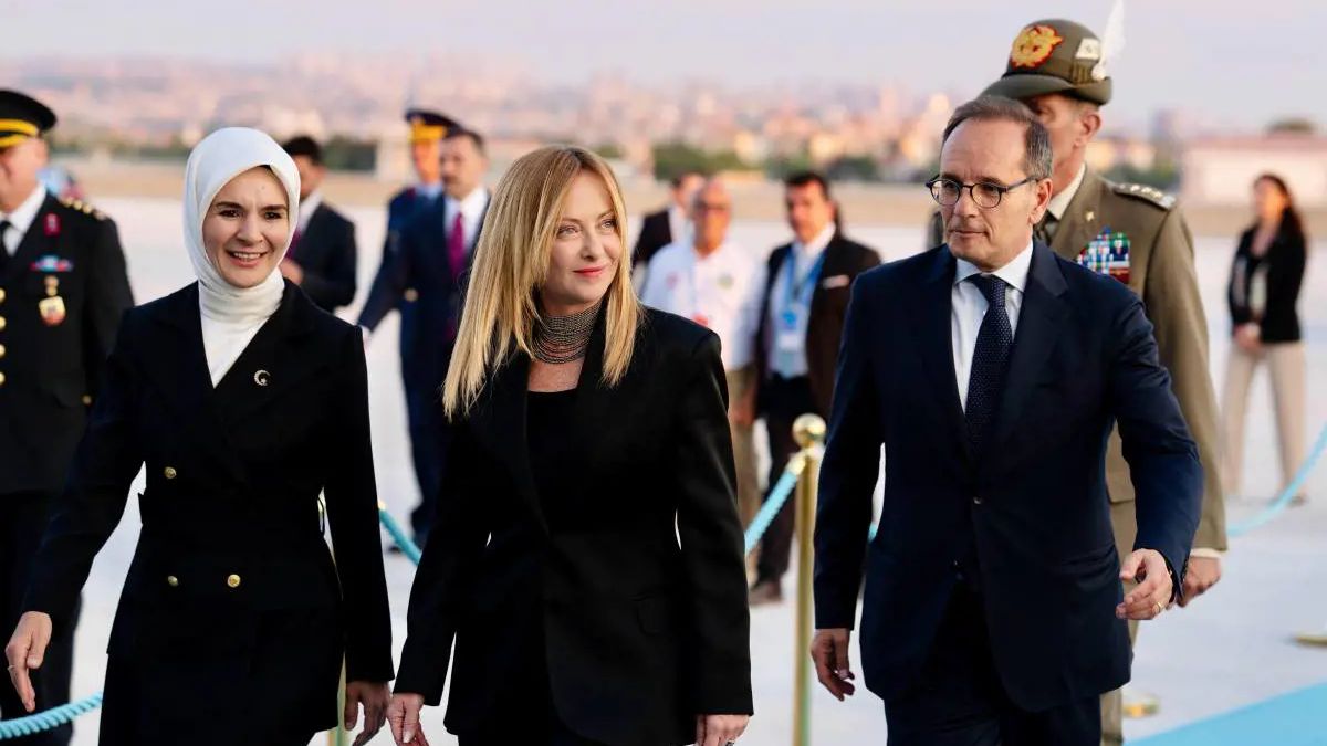 Vertice Nato di Ankara, Meloni al tavolo con Trump ed Erdogan