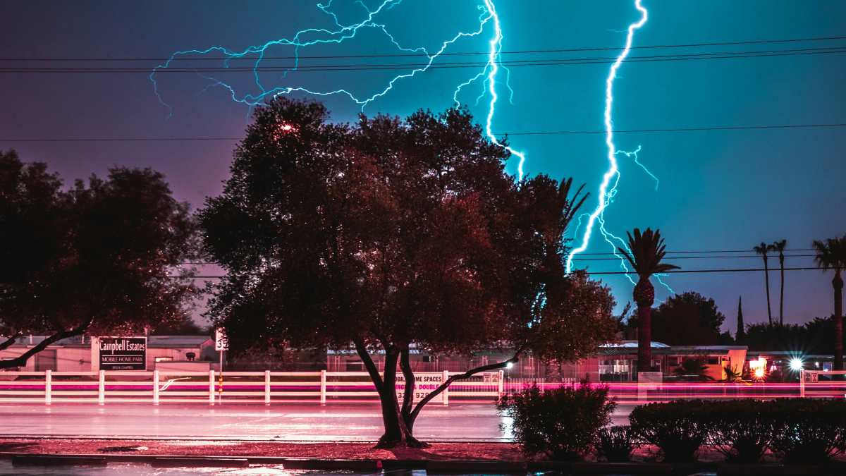 allerta meteo in italia supercelle downburst e grandine eccezionale le regioni colpite da Thesocialpost.it allerta meteo in italia supercelle downburst e grandine eccezionale le regioni colpite