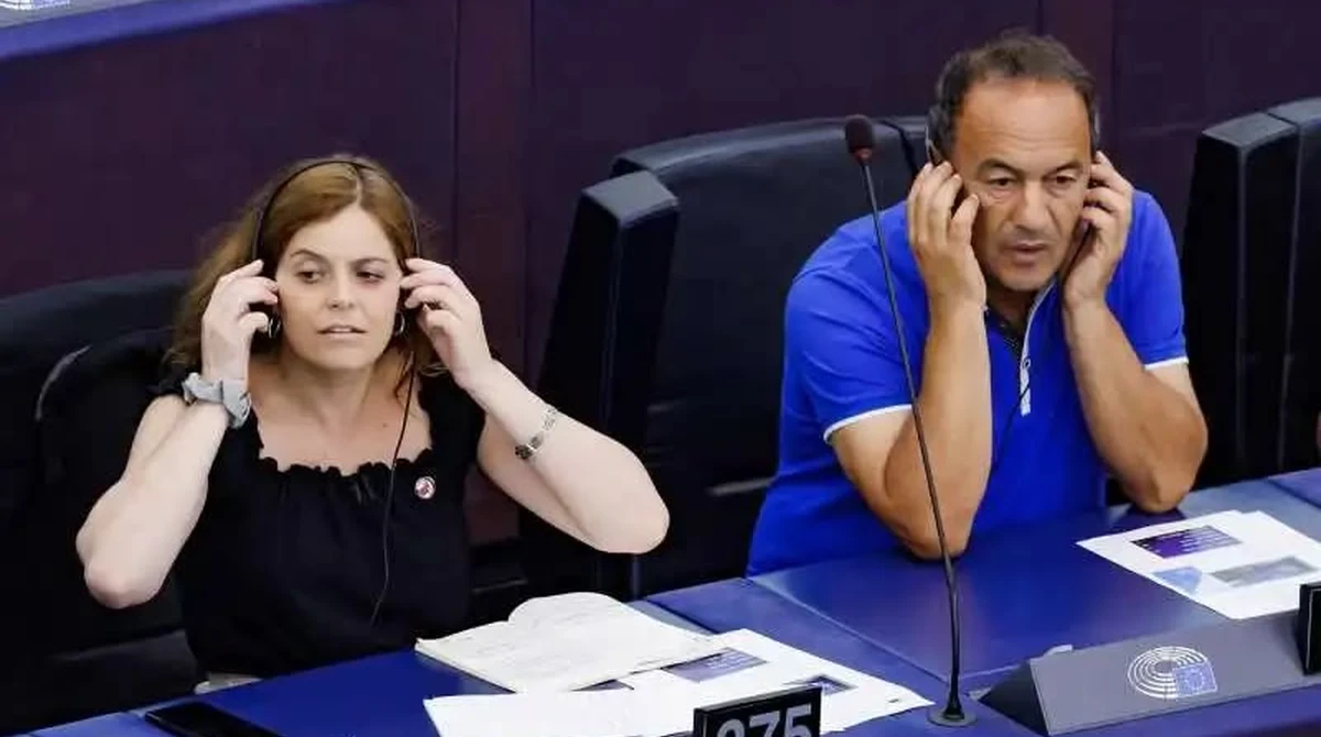 Mimmo Lucano torna sindaco di Riace dopo la sospensione della decadenza