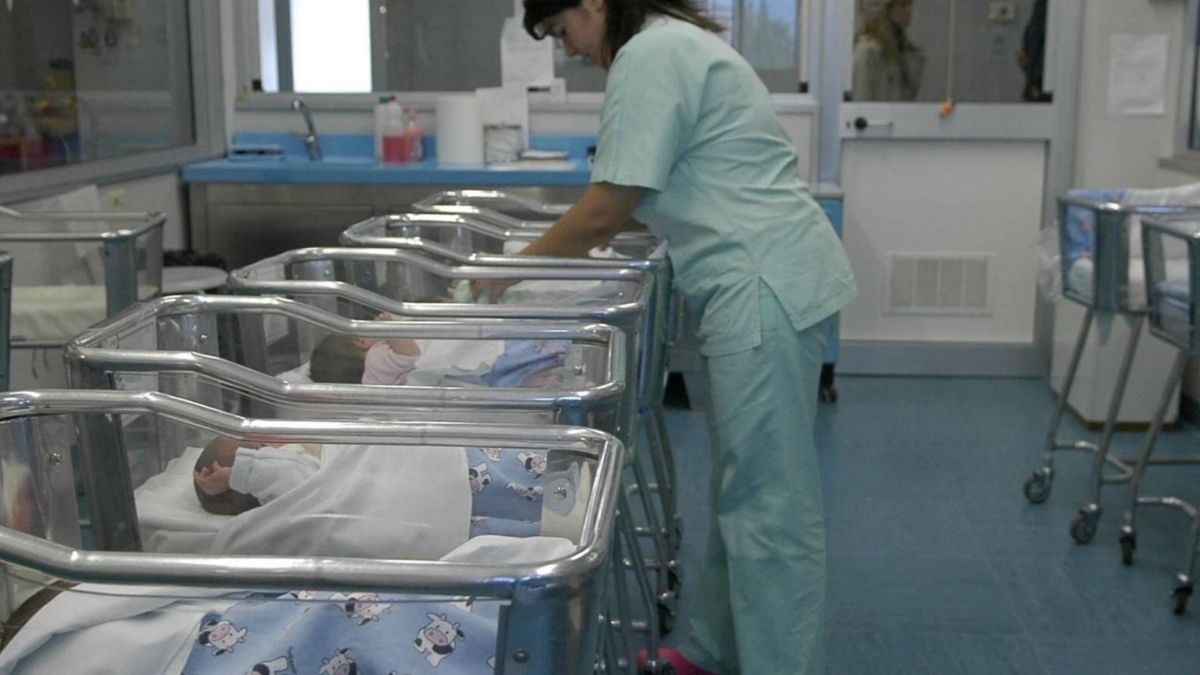 neonate scambiate nella culla ad avellino la scoperta durante una visita medica una madre risarcita con oltre 100mila euro da Thesocialpost.it neonate scambiate nella culla ad avellino la scoperta durante una visita medica una madre risarcita con oltre 100mila euro