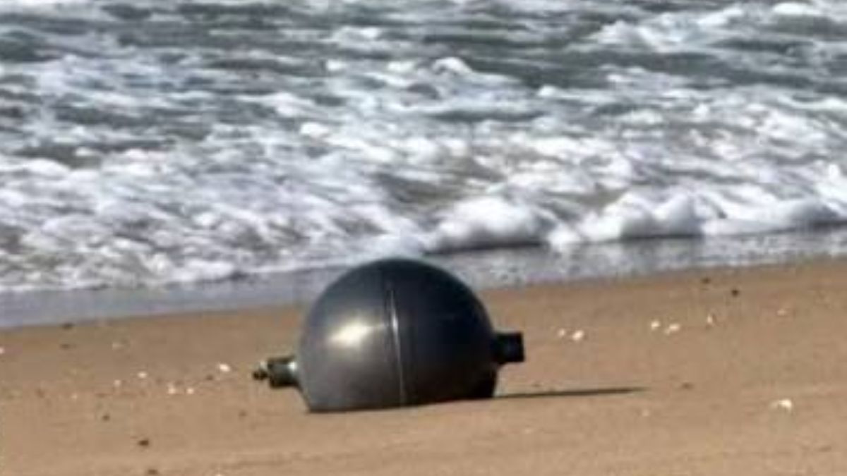 Australia, risolto il mistero delle sfere metalliche sulla spiaggia: sono serbatoi di un razzo spaziale