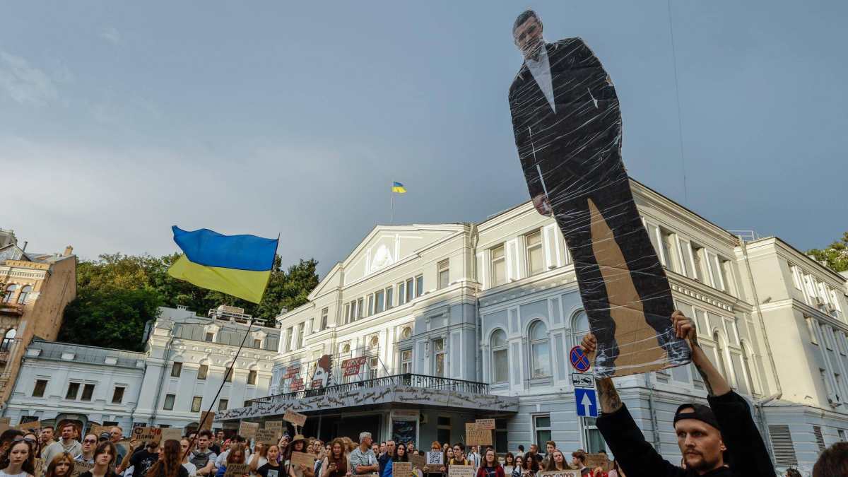 Ucraina, migliaia in piazza per Fedorov: cresce la protesta contro Zelensky