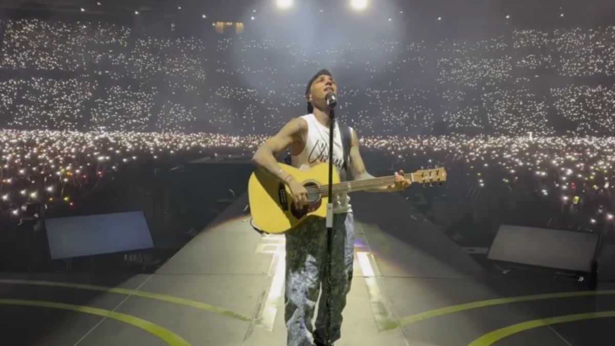 ultimo il concerto dei record 232 iniziato arriva in elicottero davanti a 250 mila fan da Thesocialpost.it ultimo il concerto dei record 232 iniziato arriva in elicottero davanti a 250 mila fan