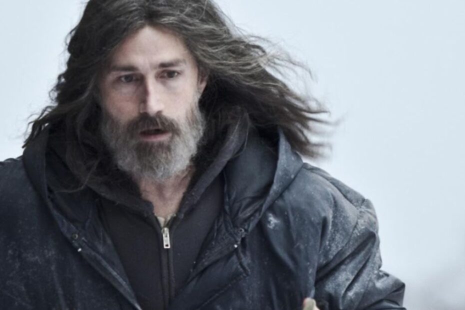 in foto il protagonista del film Extinction-Sopravvissuti