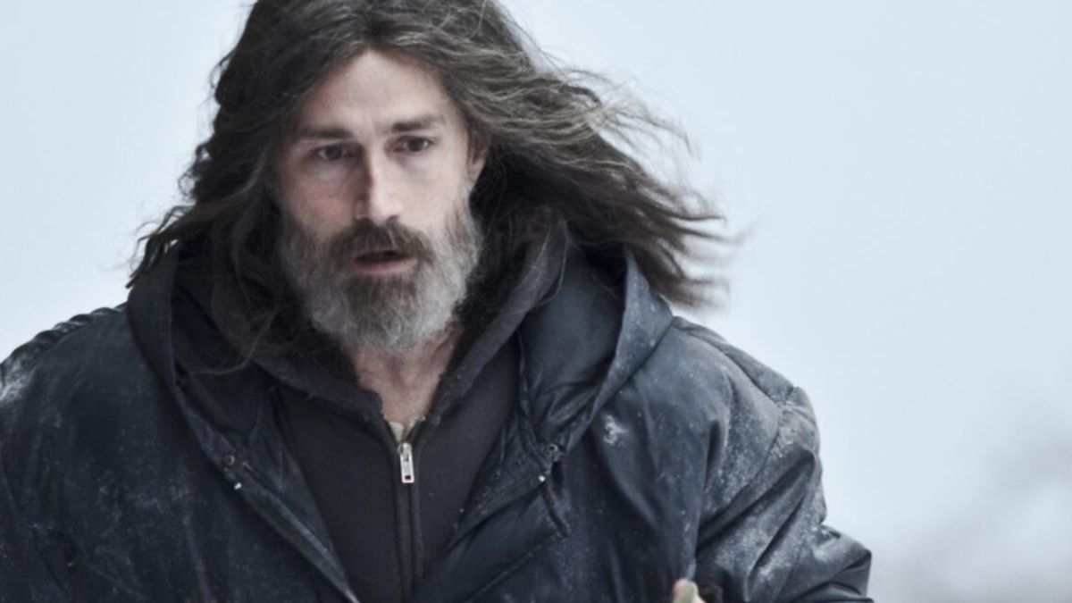 in foto il protagonista del film Extinction-Sopravvissuti