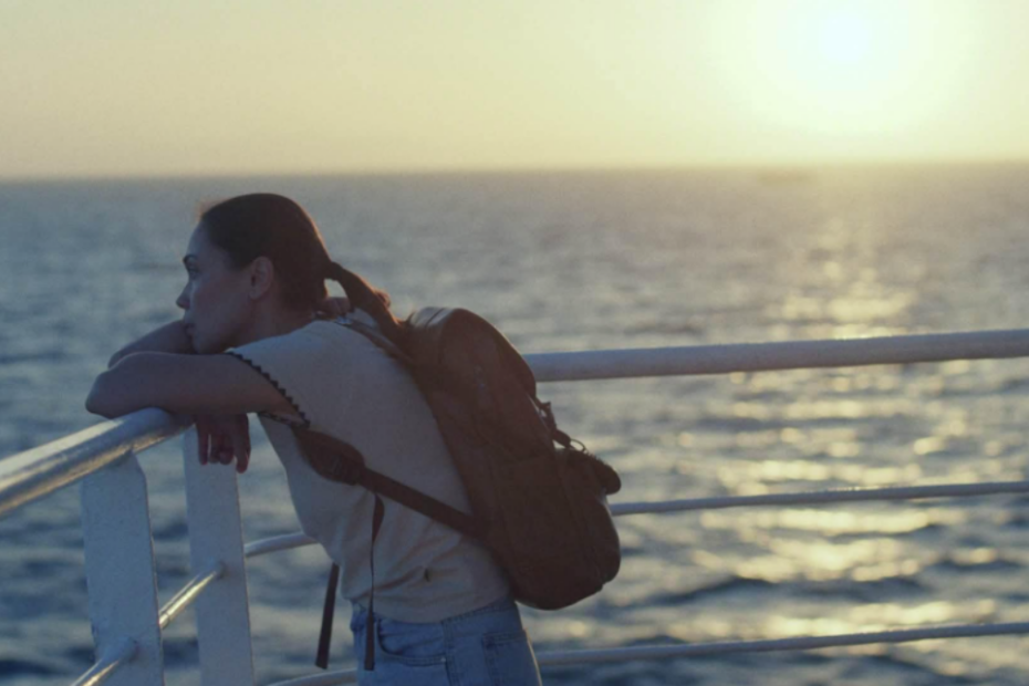 in foto la protagonista del film This That and Everthing in Between