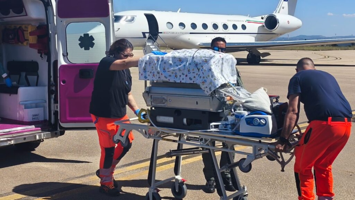 due neonati rischiano la vita trasportati d8217urgenza dall8217aeronautica da Thesocialpost.it due neonati rischiano la vita trasportati d8217urgenza dall8217aeronautica
