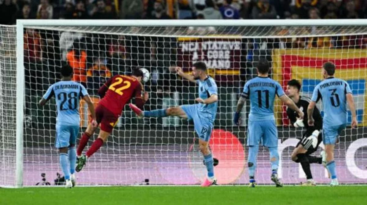 Roma e Napoli, pioggia di gol in Champions: mille emozioni in campo
