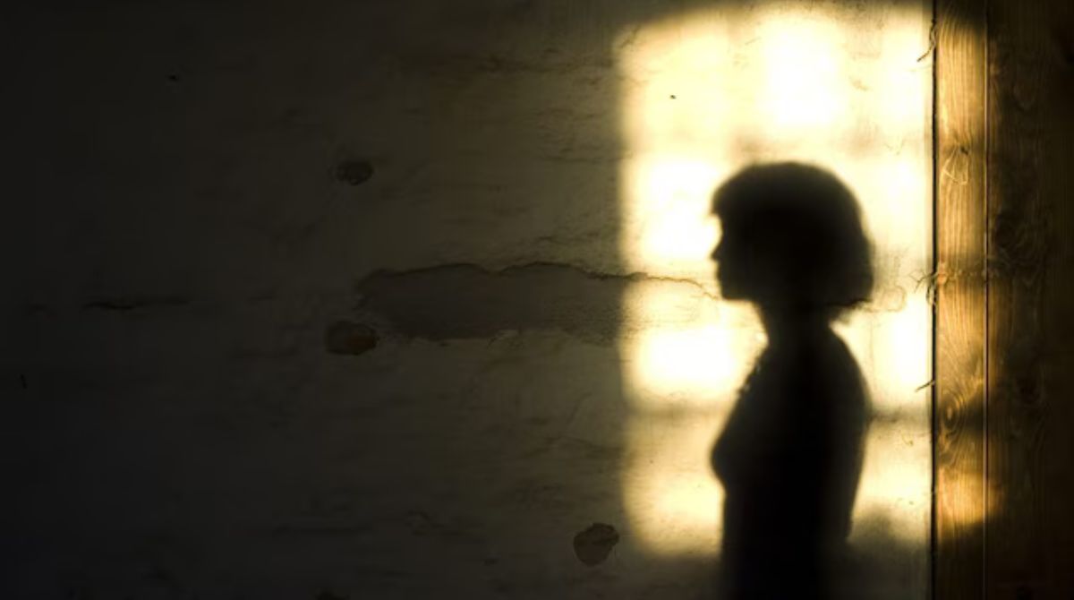 “Rinchiusa lì, senza bagno e riscaldamento”. Orrore in Italia, ha vissuto così 20 anni: scoperta horror