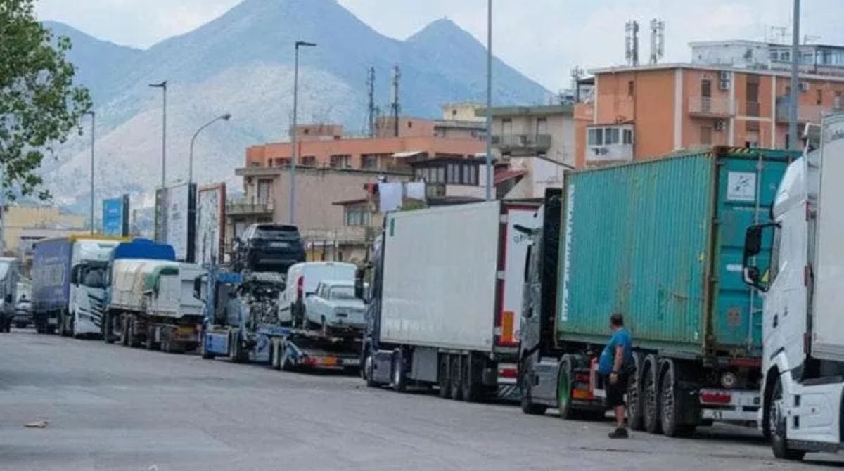 Blocco tir in Italia, la notizia è appena arrivata: cosa sta succedendo